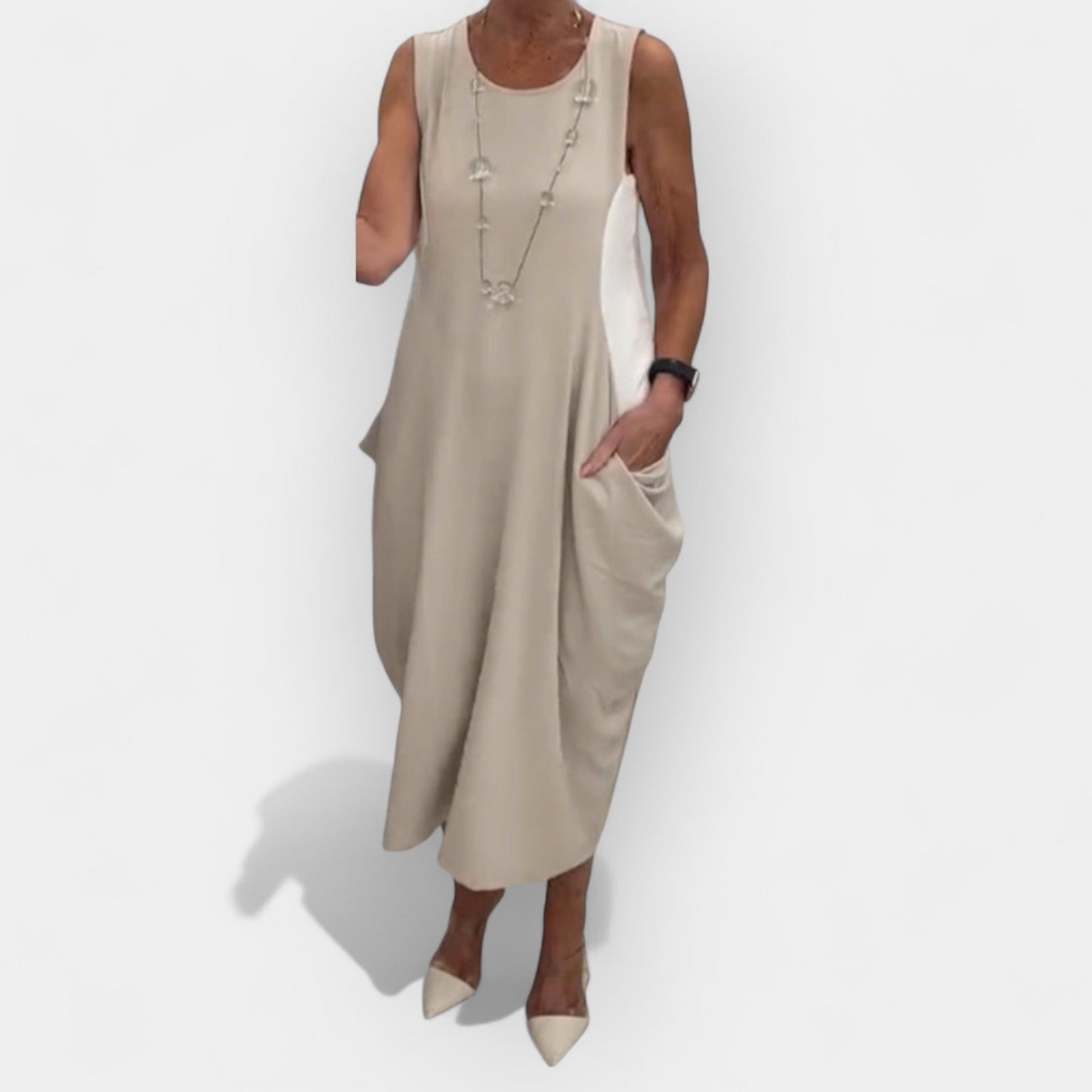 Hafif elbise modern kesim ve ceplerle