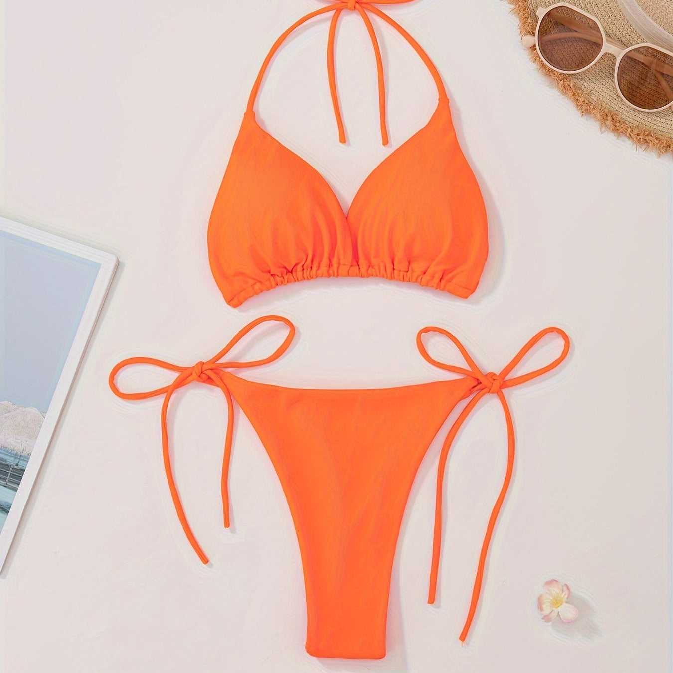 Halterli ve V Kesim Bikini