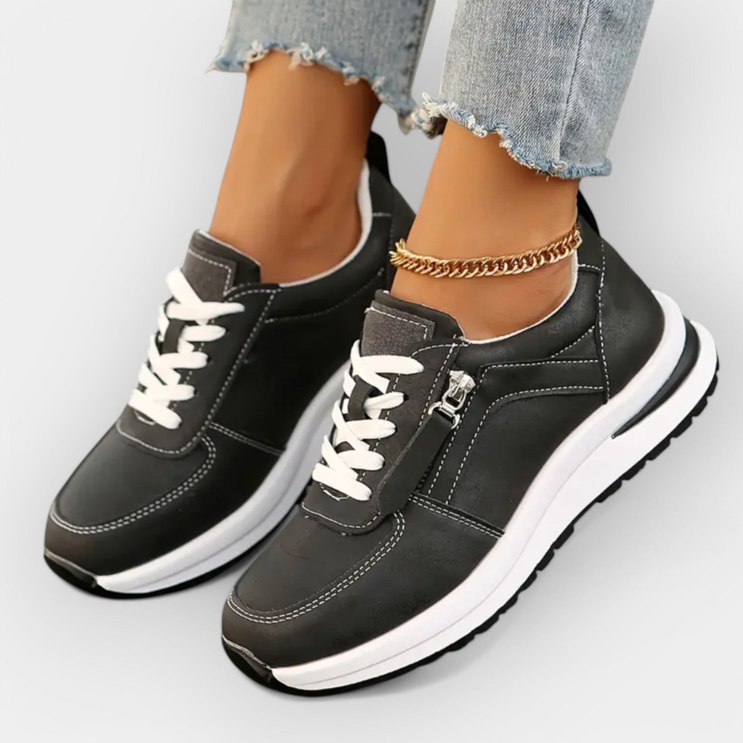 Anatomik Sneaker'lar ile Şıklık