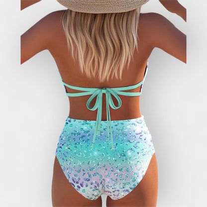 Boyun bağı ile bikini ve canlı desen