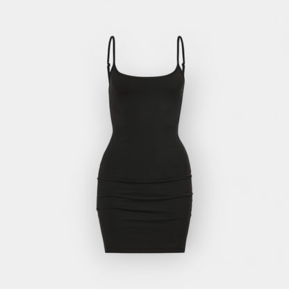 Şekil Veren Minimalist Elbise